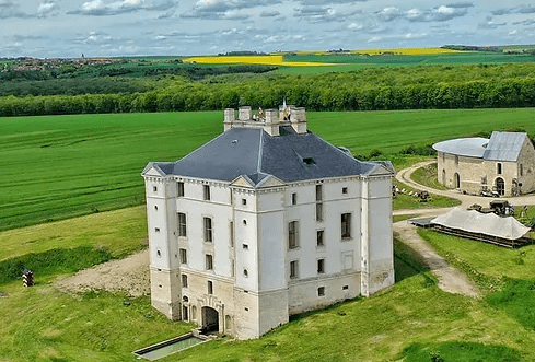 Chateau de Maulnes